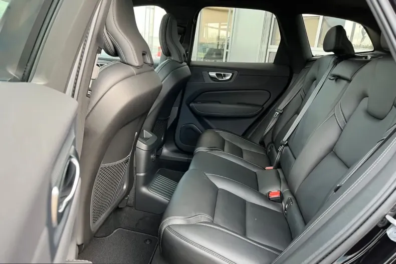 Volvo XC60 din 2024 cu 15.000 km - oferta VOL225906 - foto 6