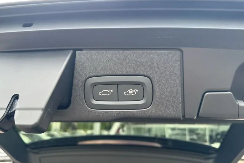Volvo XC60 din 2024 cu 7.974 km - oferta VOL225907 - foto 17