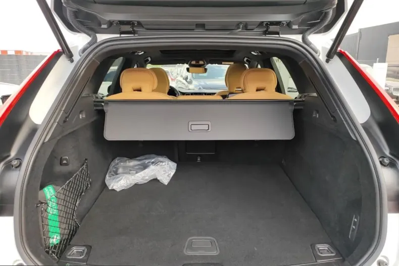 Volvo XC60 din 2025 cu 24.470 km - oferta VOL225910 - foto 11