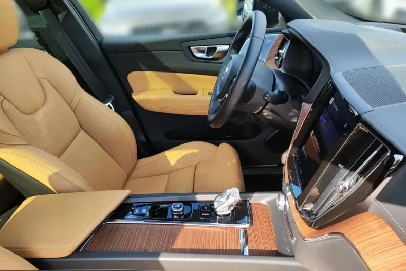 Volvo XC60 din 2025 cu 24.470 km - oferta VOL225910 - foto 22