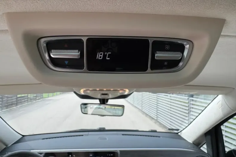 Mercedes-Benz V 300 (Clasa V) din 2026 cu 1.500 km - oferta MER225925 - foto 14