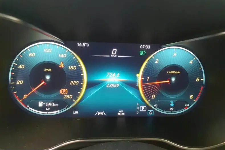 Mercedes-Benz GLC 220 (Clasa GLC) din 2023 cu 43.859 km - oferta MER225926 - foto 8