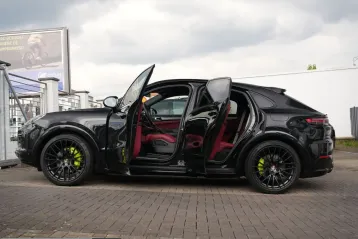 Porsche Cayenne din 2023 - oferta POR225927