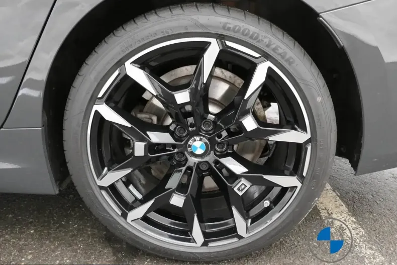 BMW 330 (Seria 3) din 2025 cu 25.086 km - oferta BMW225928 - foto 8