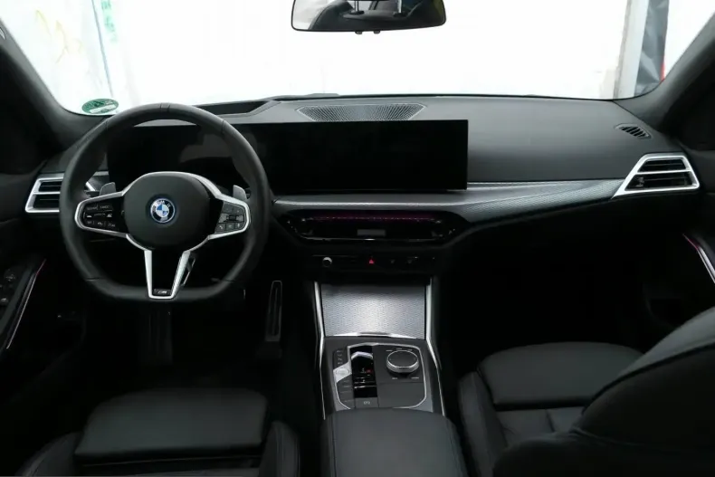BMW 330 (Seria 3) din 2025 cu 24.654 km - oferta BMW225929 - foto 2