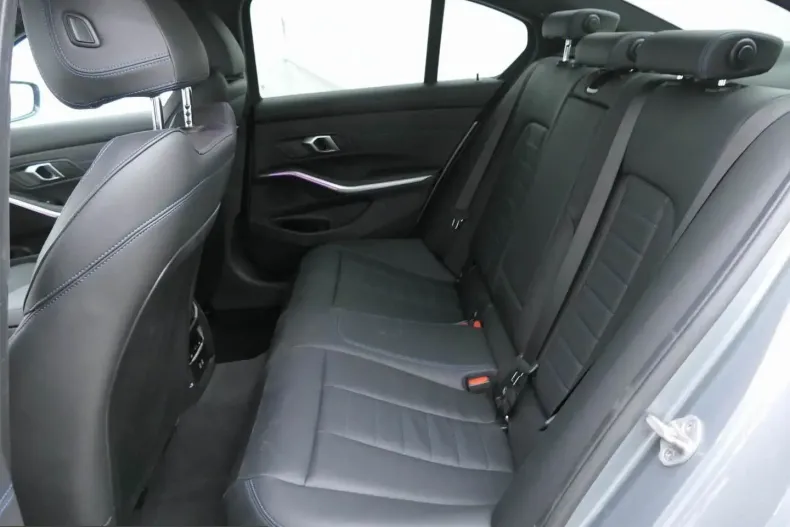 BMW 330 (Seria 3) din 2025 cu 24.654 km - oferta BMW225929 - foto 8