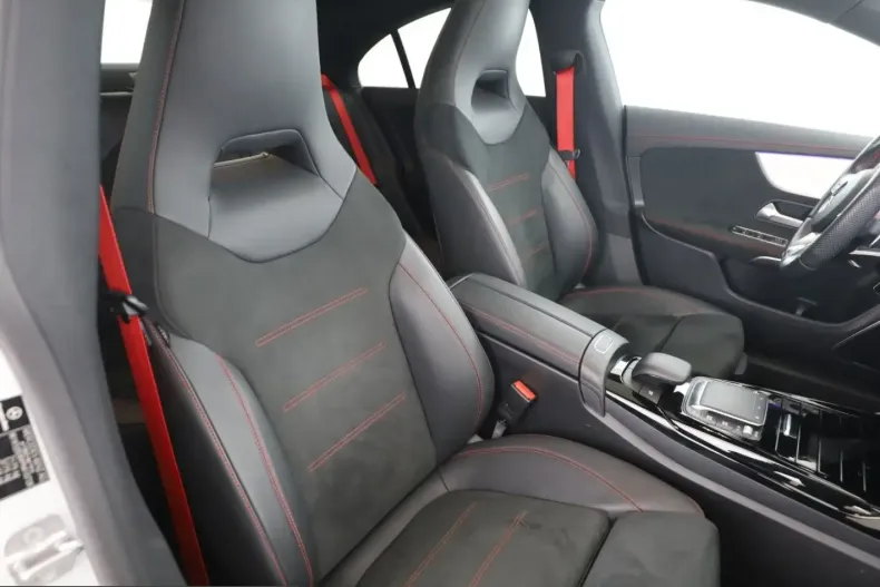Mercedes-Benz CLA 45 AMG (Clasa CLA) din 2023 cu 42.200 km - oferta MER225932 - foto 11