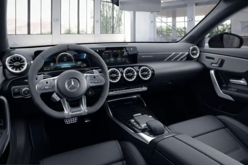 Mercedes-Benz CLA 45 AMG (Clasa CLA) din 2021 cu 34.126 km - oferta MER225934 - foto 2