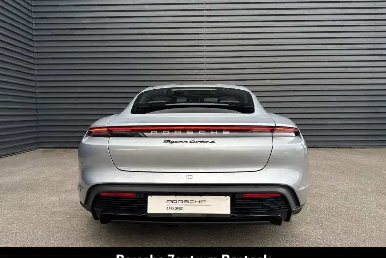 Porsche Taycan din 2022 cu 43.500 km - oferta POR225940 - foto 7