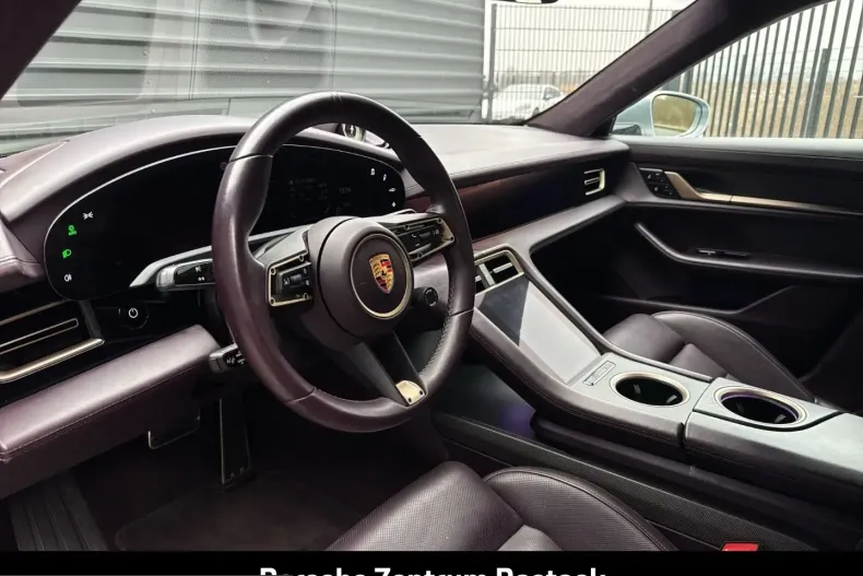 Porsche Taycan din 2022 cu 43.500 km - oferta POR225940 - foto 11