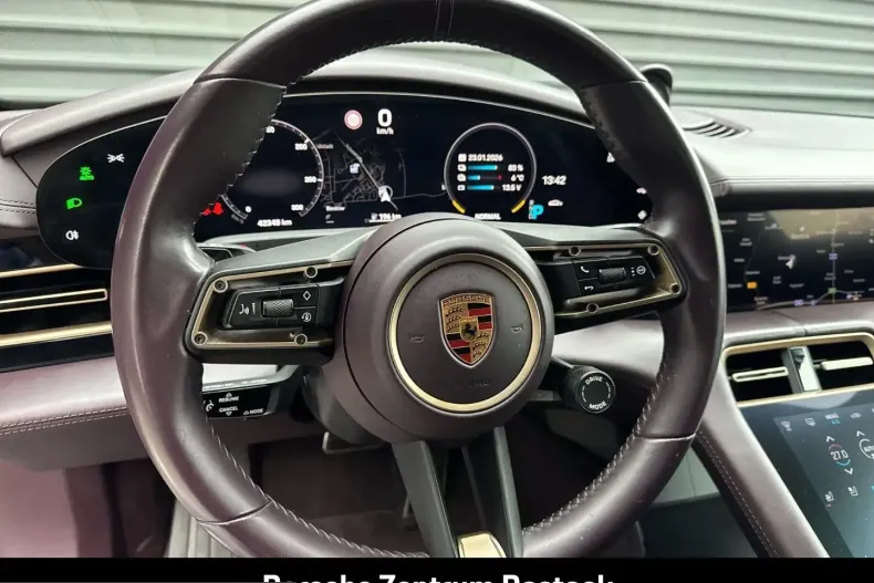 Porsche Taycan din 2022 cu 43.500 km - oferta POR225940 - foto 12