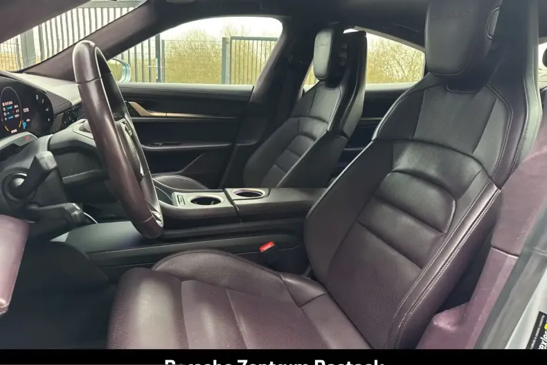 Porsche Taycan din 2022 cu 43.500 km - oferta POR225940 - foto 13