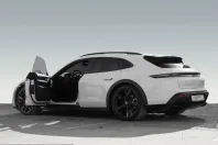 Porsche Taycan din 2023 cu 44.300 km - oferta POR225942 - foto 4