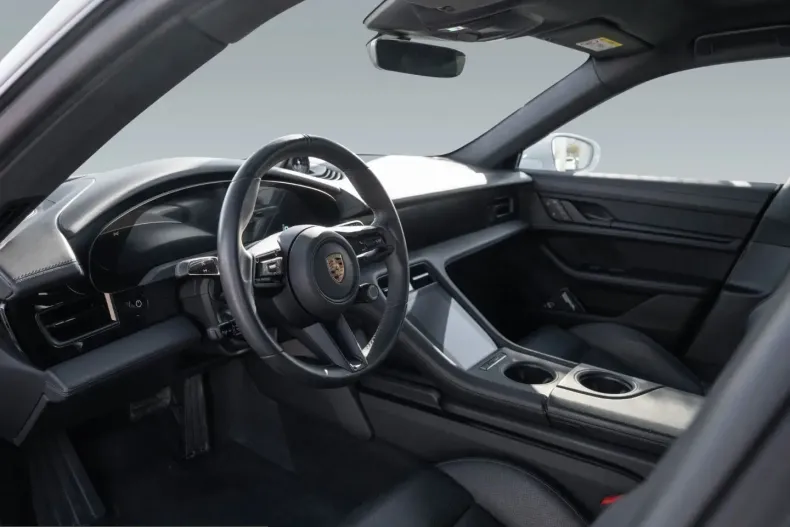 Porsche Taycan din 2023 cu 44.300 km - oferta POR225942 - foto 12
