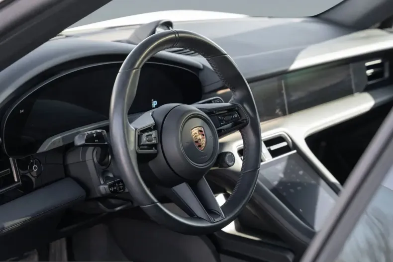 Porsche Taycan din 2023 cu 44.300 km - oferta POR225942 - foto 26