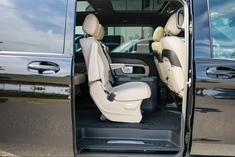 Mercedes-Benz V 300 (Clasa V) din 2026 cu 7.000 km - oferta MER225946 - foto 8