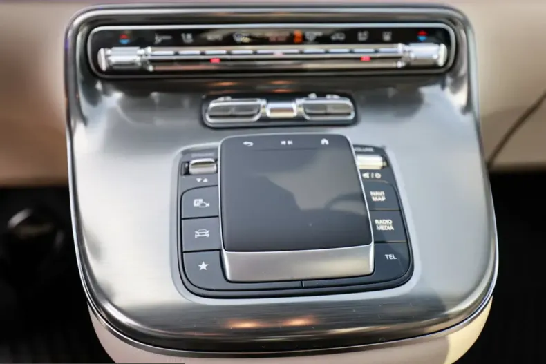 Mercedes-Benz V 300 (Clasa V) din 2026 cu 7.000 km - oferta MER225946 - foto 19