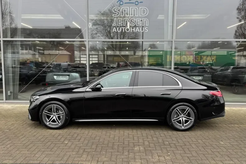 Mercedes-Benz E 220 (Clasa E) din 2025 cu 10.000 km - oferta MER225970 - foto 3