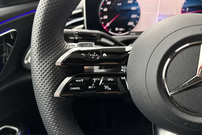 Mercedes-Benz E 220 (Clasa E) din 2025 cu 10.000 km - oferta MER225970 - foto 14