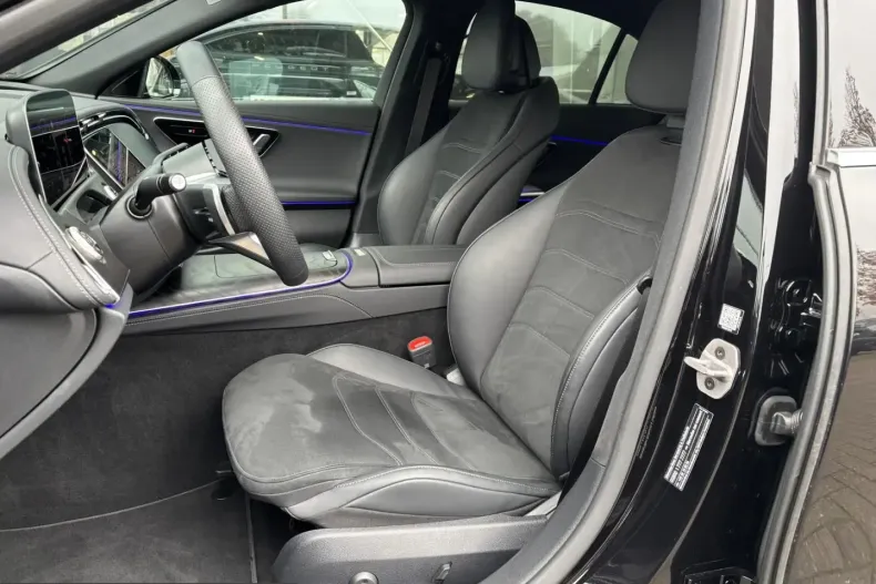 Mercedes-Benz E 220 (Clasa E) din 2025 cu 10.000 km - oferta MER225970 - foto 16