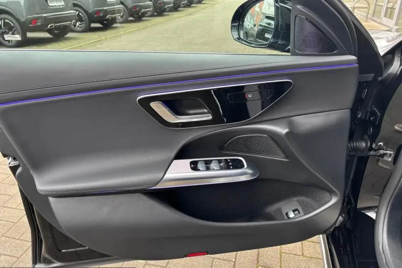 Mercedes-Benz E 220 (Clasa E) din 2025 cu 10.000 km - oferta MER225970 - foto 19