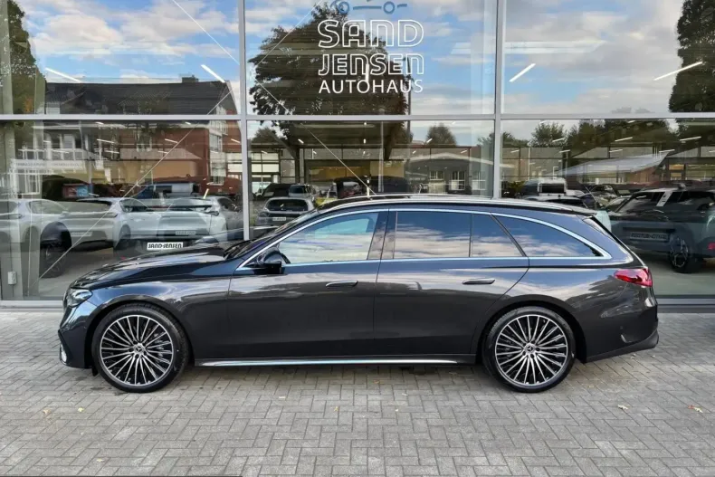 Mercedes-Benz E 220 (Clasa E) din 2024 cu 11.000 km - oferta MER225971 - foto 3