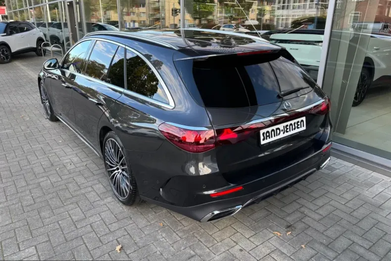 Mercedes-Benz E 220 (Clasa E) din 2024 cu 11.000 km - oferta MER225971 - foto 4