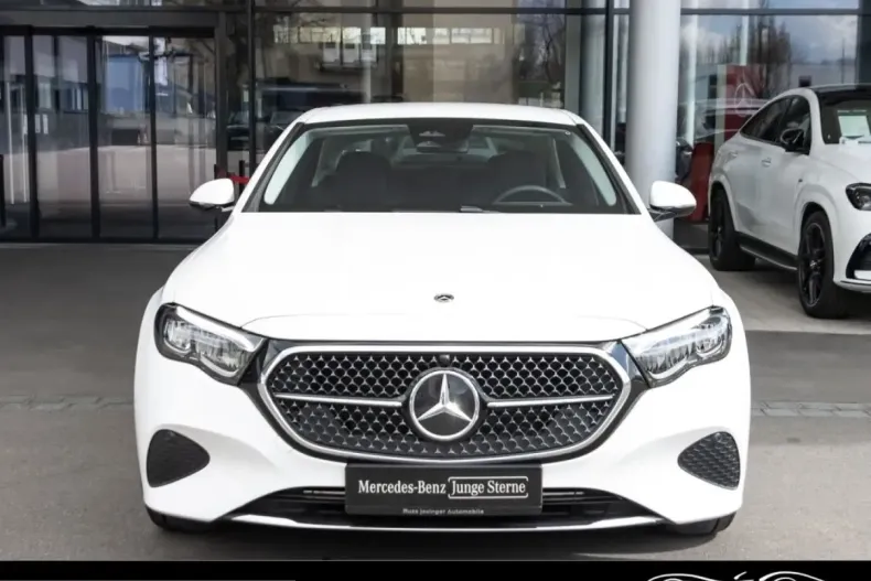 Mercedes-Benz E 220 (Clasa E) din 2025 cu 9.300 km - oferta MER225972 - foto 8