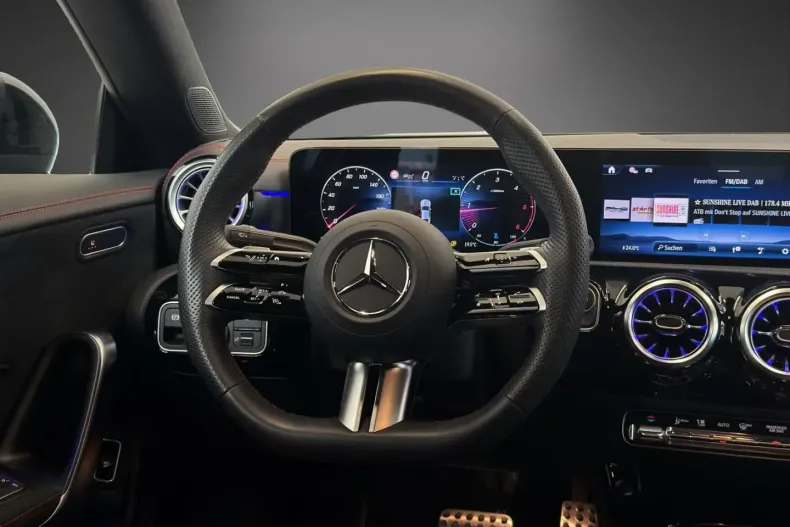Mercedes-Benz CLA 200 (Clasa CLA) din 2024 cu 28.888 km - oferta MER225976 - foto 9