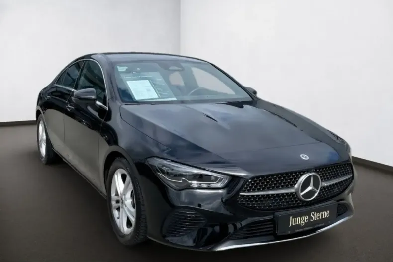 Mercedes-Benz CLA 200 (Clasa CLA) din 2023 cu 12.690 km - oferta MER225979 - foto 6