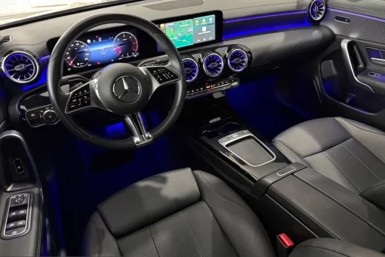 Mercedes-Benz CLA 180 (Clasa CLA) din 2024 cu 43.000 km - oferta MER225981 - foto 6