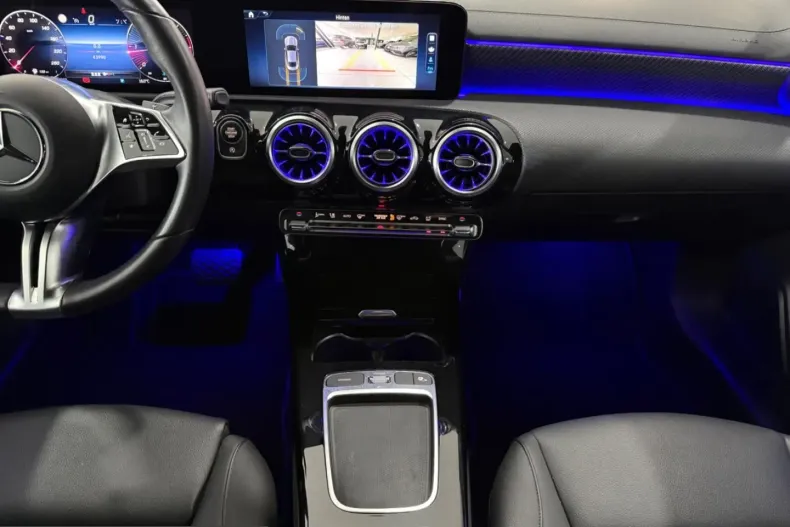 Mercedes-Benz CLA 180 (Clasa CLA) din 2024 cu 43.000 km - oferta MER225981 - foto 8