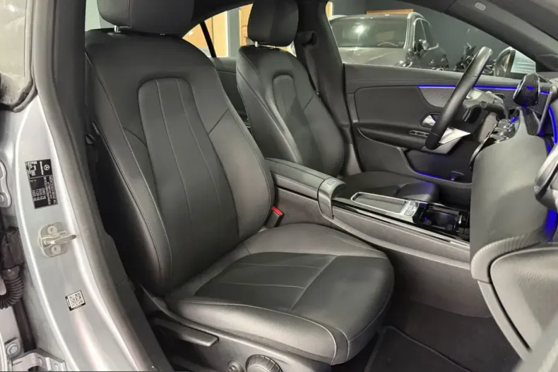 Mercedes-Benz CLA 180 (Clasa CLA) din 2024 cu 43.000 km - oferta MER225981 - foto 12