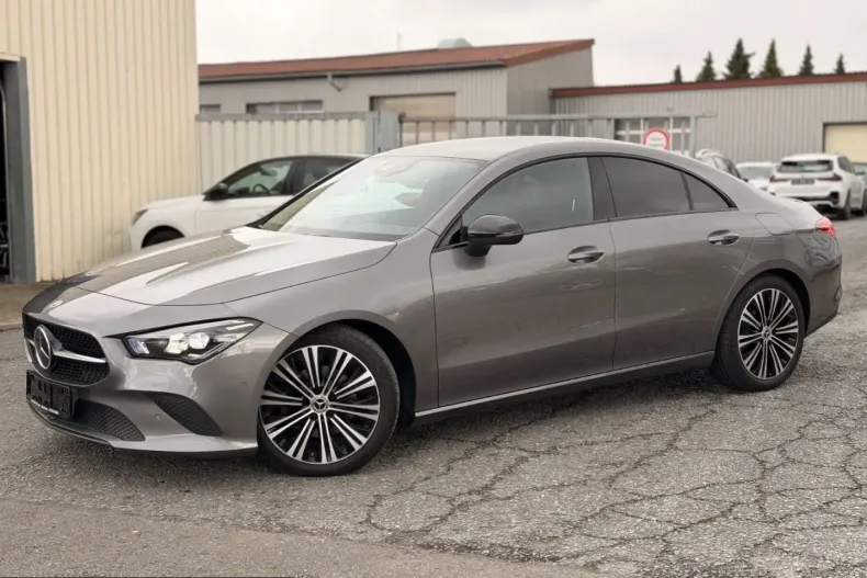 Mercedes-Benz CLA 200 (Clasa CLA) din 2022 cu 88.500 km - oferta MER225982 - foto 1