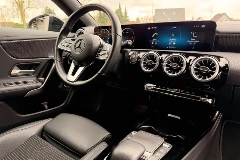 Mercedes-Benz CLA 200 (Clasa CLA) din 2022 cu 88.500 km - oferta MER225982 - foto 6