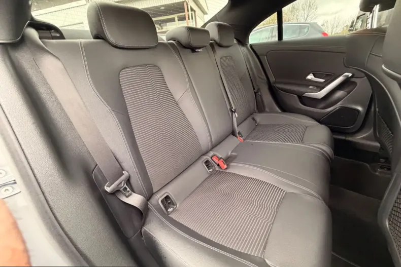 Mercedes-Benz CLA 200 (Clasa CLA) din 2022 cu 88.500 km - oferta MER225982 - foto 16