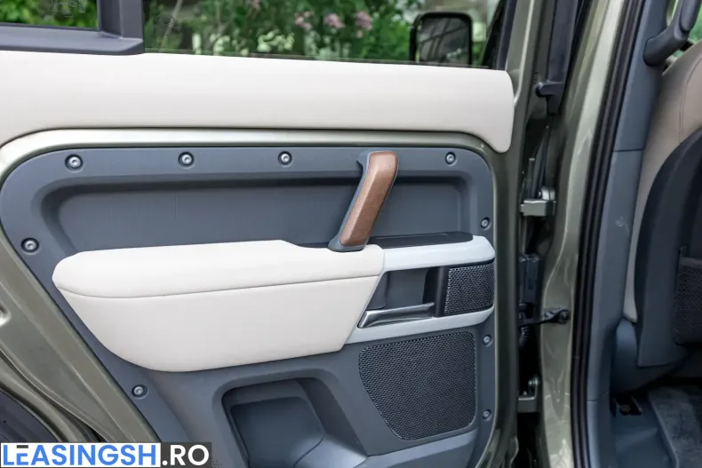 Land Rover Defender din 2023 cu 31.698 km - oferta LAN225984 - foto 31