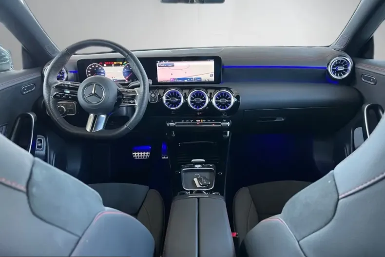 Mercedes-Benz CLA 180 (Clasa CLA) din 2025 cu 23.500 km - oferta MER225993 - foto 21