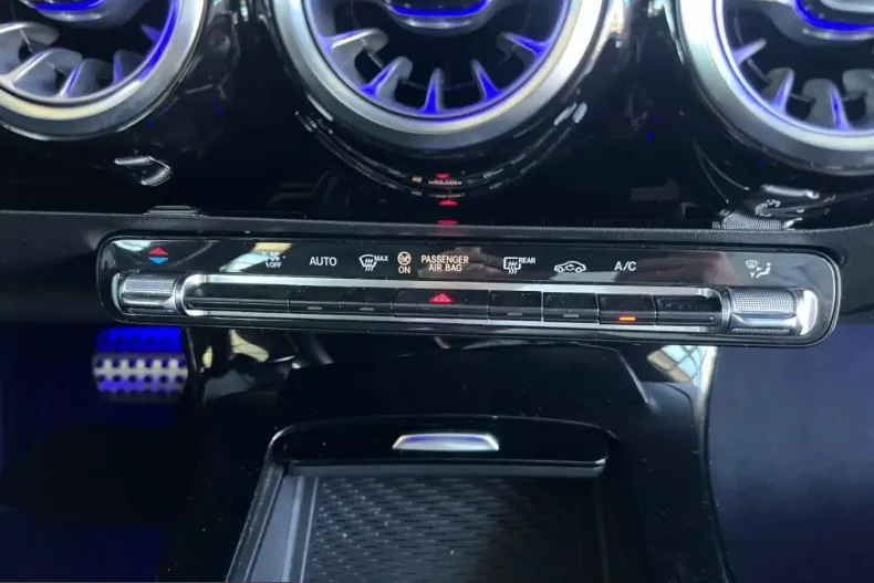 Mercedes-Benz CLA 180 (Clasa CLA) din 2025 cu 23.500 km - oferta MER225993 - foto 28