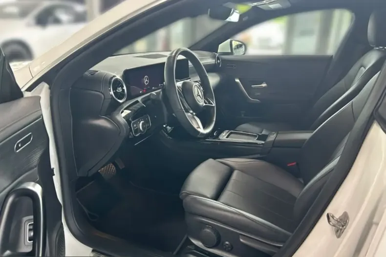 Mercedes-Benz CLA 180 (Clasa CLA) din 2025 cu 27.789 km - oferta MER226001 - foto 10
