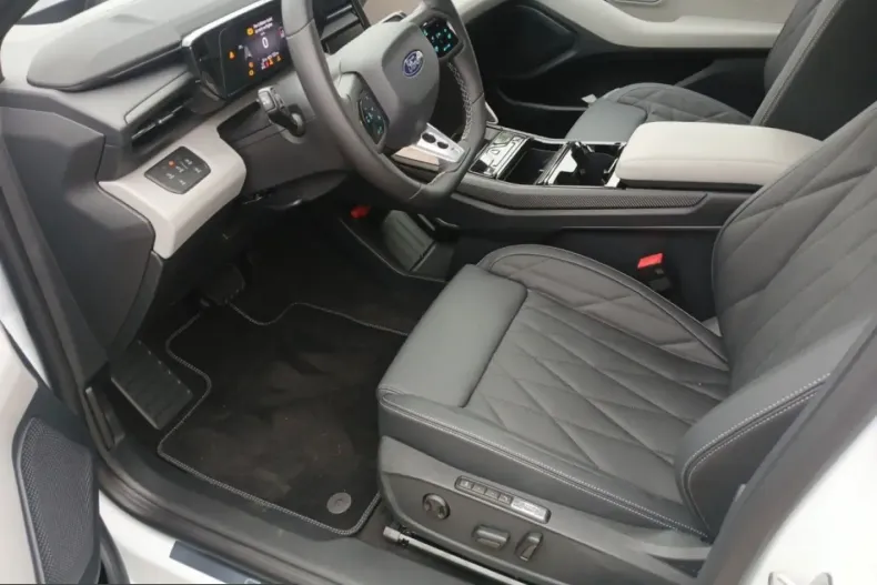 Ford Capri din 2024 cu 12.736 km - oferta FOR226003 - foto 8