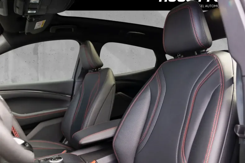 Ford Mustang Mach-E din 2024 cu 26.211 km - oferta FOR226004 - foto 14