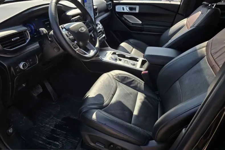 Ford Explorer din 2023 cu 39.625 km - oferta FOR226013 - foto 8