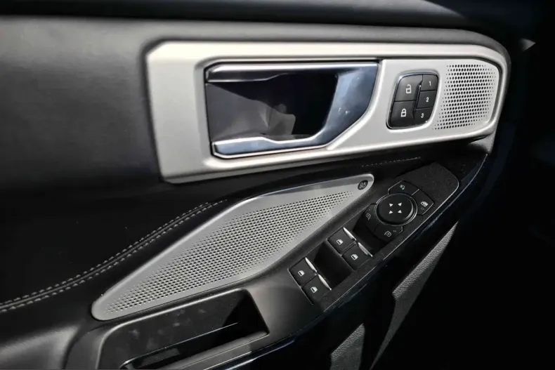 Ford Explorer din 2023 cu 39.625 km - oferta FOR226013 - foto 18