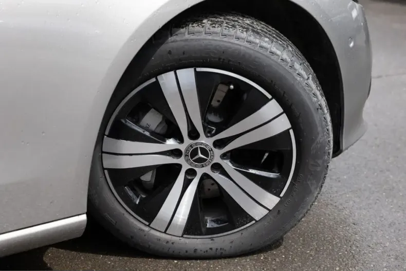 Mercedes-Benz C 220 (Clasa C) din 2023 cu 3.165 km - oferta MER226020 - foto 5
