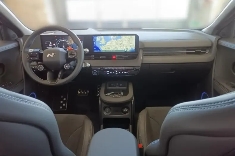 Hyundai IONIQ 5 din 2025 cu 6.400 km - oferta HYU226026 - foto 6