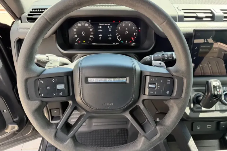 Land Rover Defender din 2022 cu 49.000 km - oferta LAN226030 - foto 15