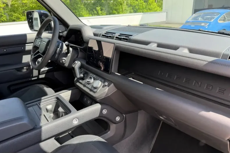 Land Rover Defender din 2022 cu 49.000 km - oferta LAN226030 - foto 20