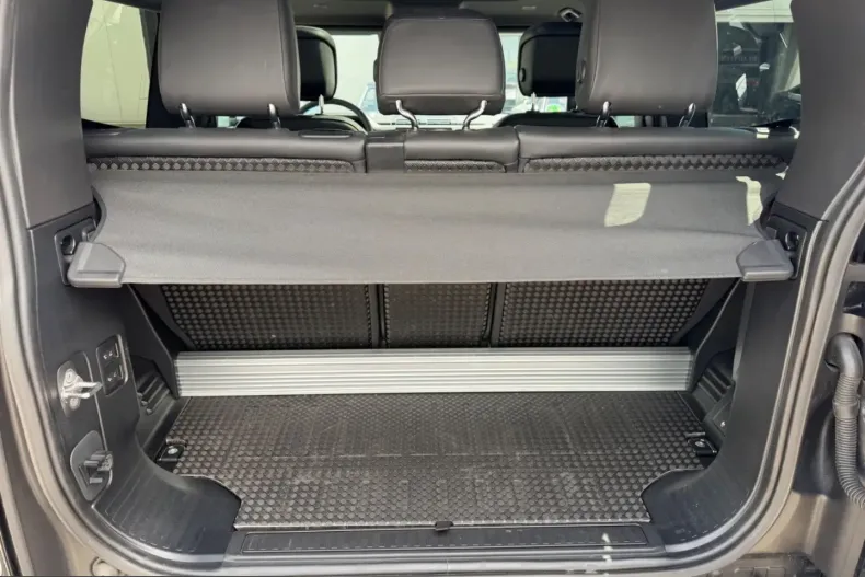 Land Rover Defender din 2022 cu 49.000 km - oferta LAN226030 - foto 22