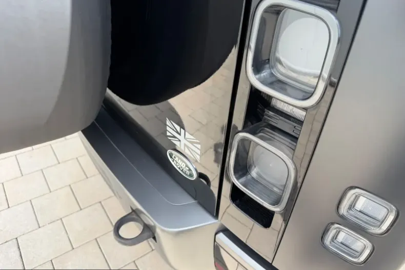 Land Rover Defender din 2022 cu 49.000 km - oferta LAN226030 - foto 29